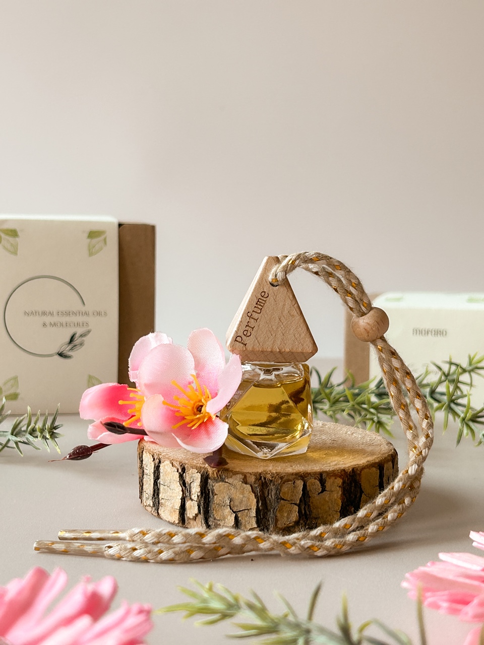 Naturalny zapach do samochodu z rozmarynem, lawend膮 i orchide膮 Rosemary & Orchid